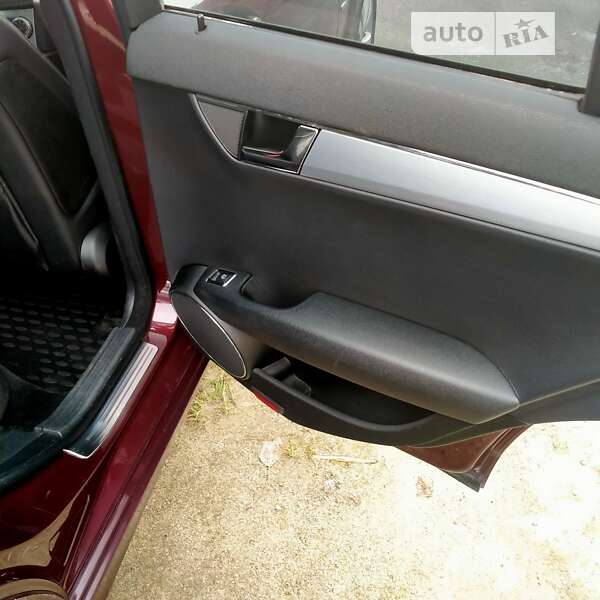 Седан Mercedes-Benz C-Class 2008 в Житомире фото 11 Седан Mercedes-Benz C-Class 2008 в Житомире