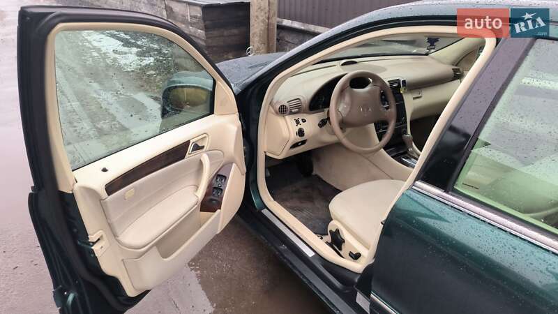 Седан Mercedes-Benz C-Class 2004 в Житомире