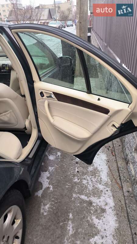 Седан Mercedes-Benz C-Class 2004 в Житомире