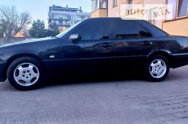 Седан Mercedes-Benz C-Class 2000 в Ровно
