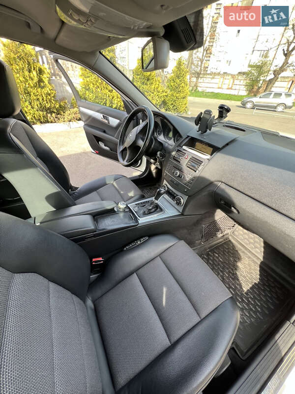 Універсал Mercedes-Benz C-Class 2010 в Шептицькому