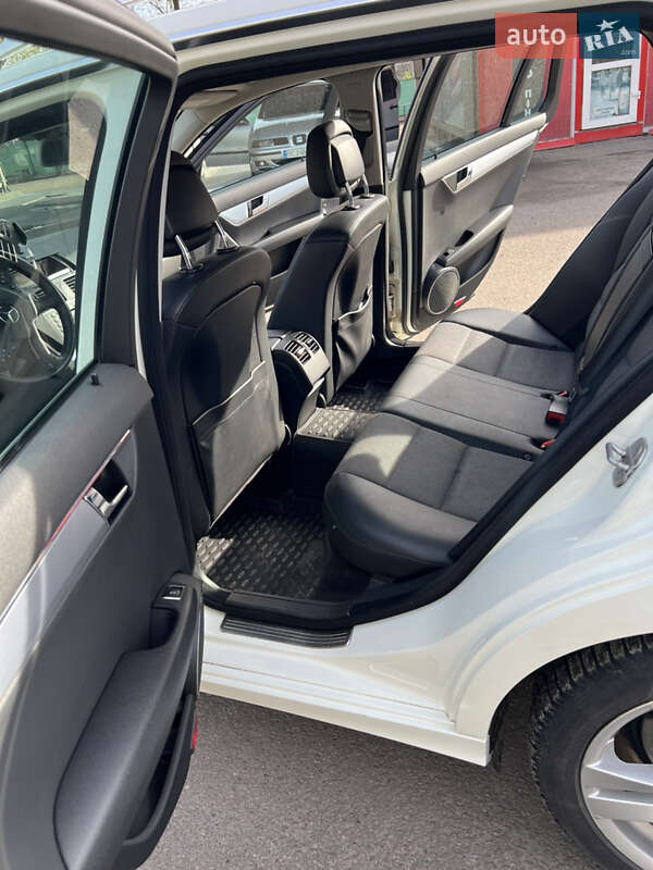 Універсал Mercedes-Benz C-Class 2010 в Шептицькому