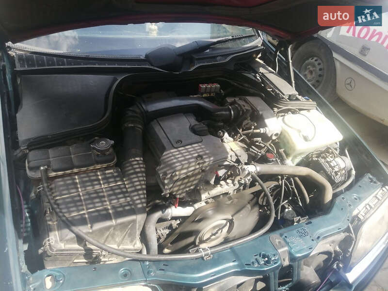 Седан Mercedes-Benz C-Class 1996 в Ужгороде