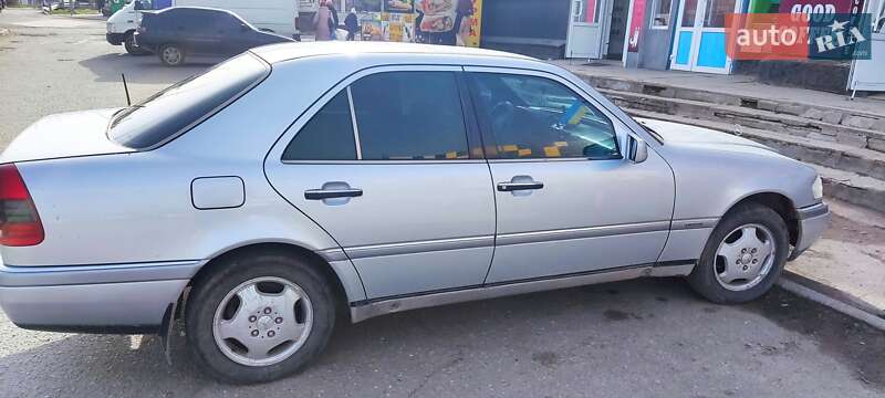 Седан Mercedes-Benz C-Class 1995 в Летичеве