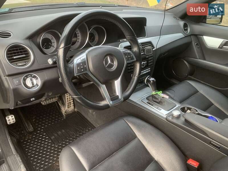 Седан Mercedes-Benz C-Class 2014 в Львове