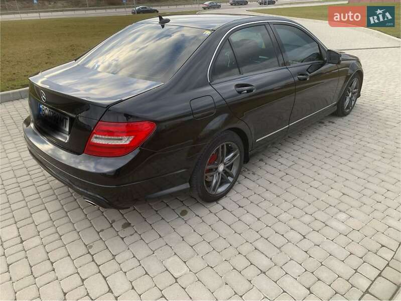 Седан Mercedes-Benz C-Class 2014 в Львове