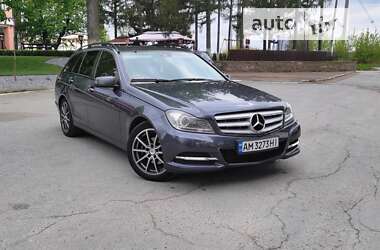 Універсал Mercedes-Benz C-Class 2013 в Звягелі