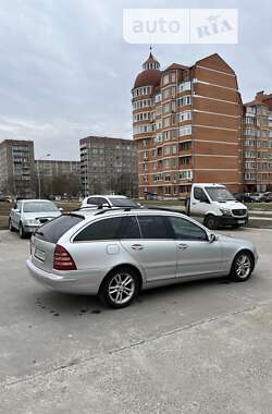Универсал Mercedes-Benz C-Class 2001 в Вараше