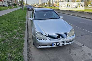 Купе Mercedes-Benz C-Class 2002 в Києві