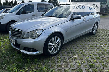 Універсал Mercedes-Benz C-Class 2011 в Чернівцях