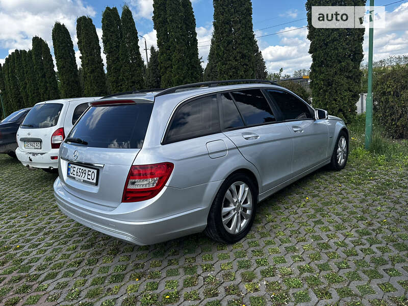 Універсал Mercedes-Benz C-Class 2011 в Чернівцях
