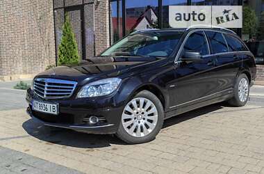 Універсал Mercedes-Benz C-Class 2010 в Івано-Франківську