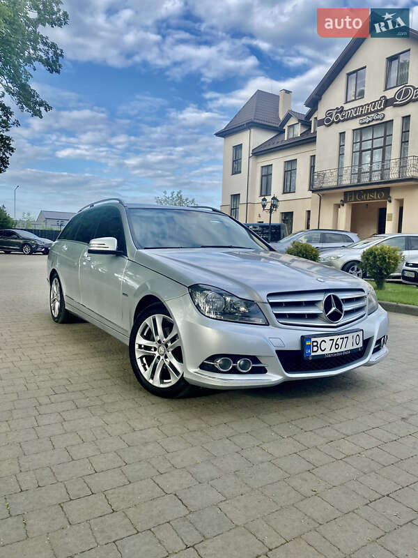 Mercedes-Benz C-Class 2011