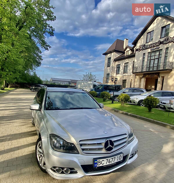 Универсал Mercedes-Benz C-Class 2011 в Стрые