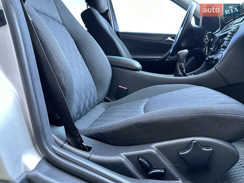 Седан Mercedes-Benz C-Class 2000 в Рахові