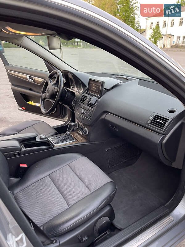 Седан Mercedes-Benz C-Class 2011 в Хмельницькому