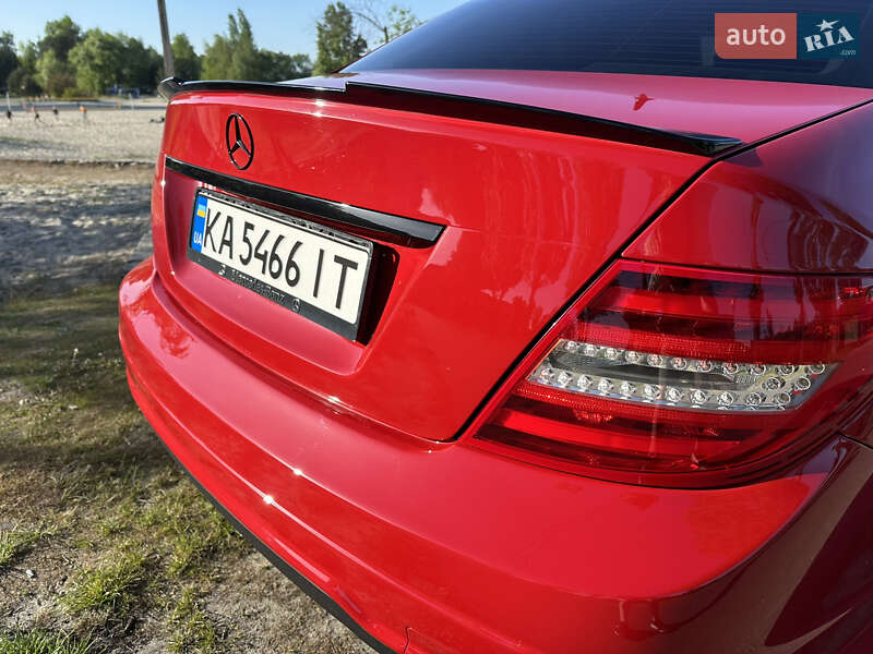 Седан Mercedes-Benz C-Class 2013 в Киеве