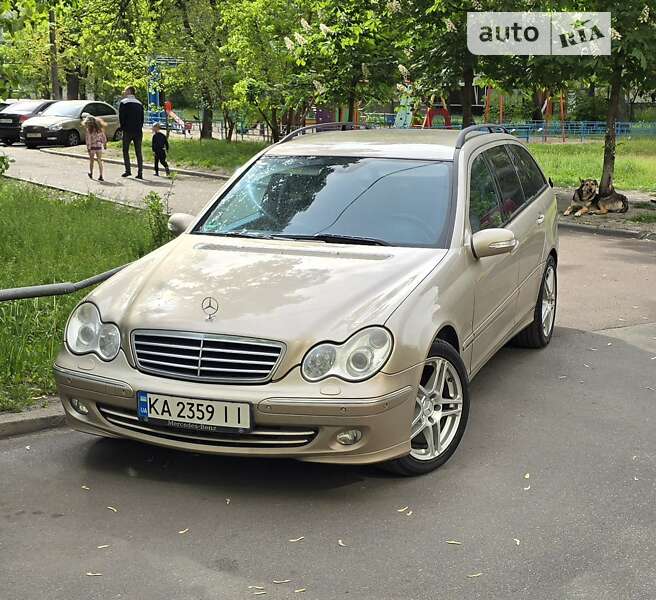 Универсал Mercedes-Benz C-Class 2005 в Киеве