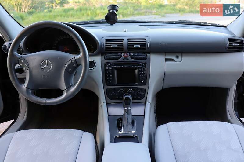 Седан Mercedes-Benz C-Class 2002 в Львове