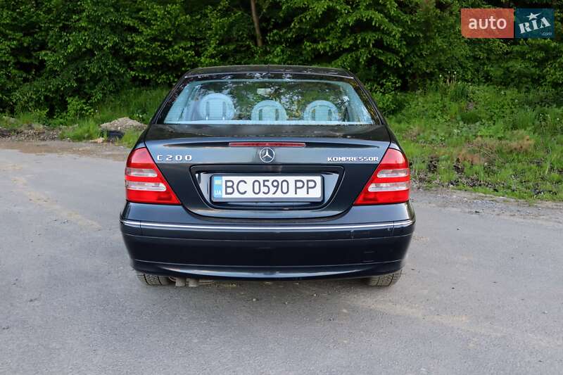 Седан Mercedes-Benz C-Class 2002 в Львове