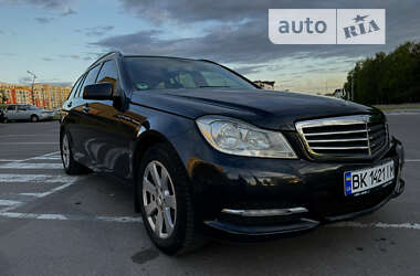 Універсал Mercedes-Benz C-Class 2012 в Рівному