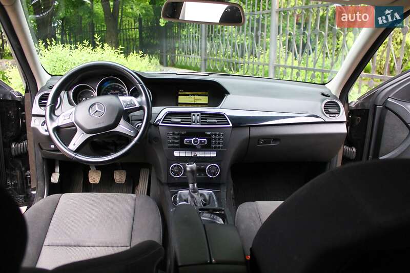 Універсал Mercedes-Benz C-Class 2011 в Миргороді