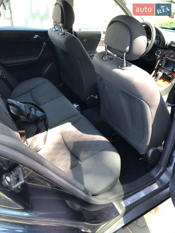 Универсал Mercedes-Benz C-Class 2003 в Черновцах