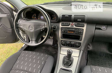 Купе Mercedes-Benz C-Class 2002 в Днепре