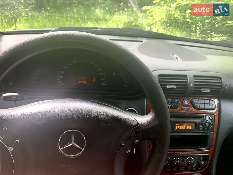 Универсал Mercedes-Benz C-Class 2002 в Костополе
