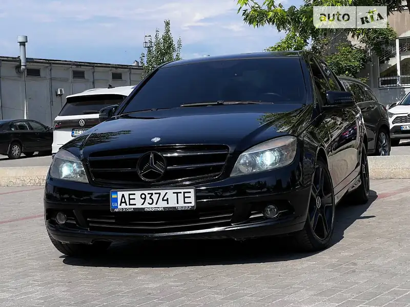 Mercedes-Benz C-Class 2011