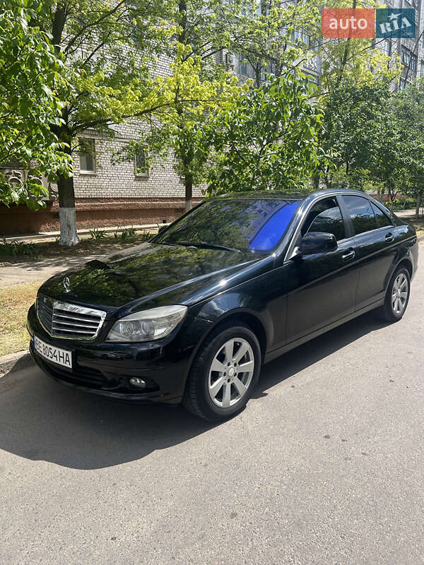 Седан Mercedes-Benz C-Class 2007 в Николаеве