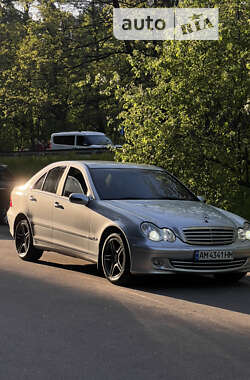 Седан Mercedes-Benz C-Class 2005 в Житомирі