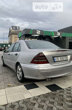 Седан Mercedes-Benz C-Class 2002 в Чернівцях