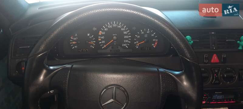 Універсал Mercedes-Benz C-Class 1996 в Львові