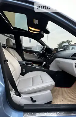 Mercedes-Benz C-Class 2011