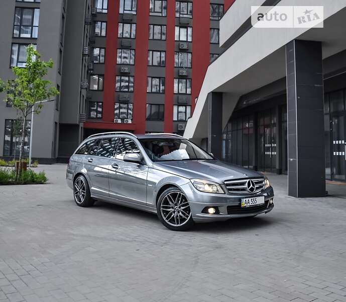 Універсал Mercedes-Benz C-Class 2008 в Києві