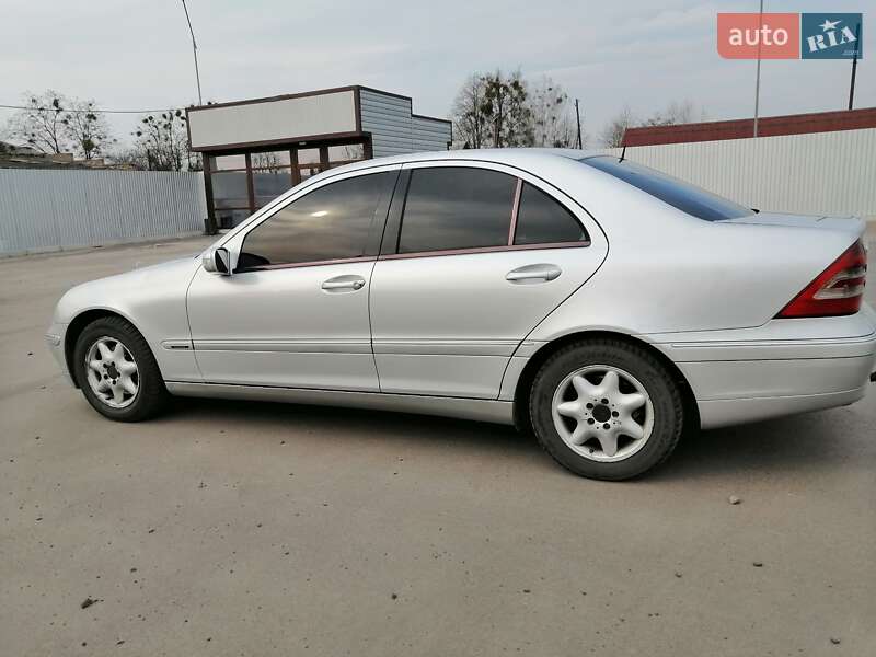 Седан Mercedes-Benz C-Class 2001 в 