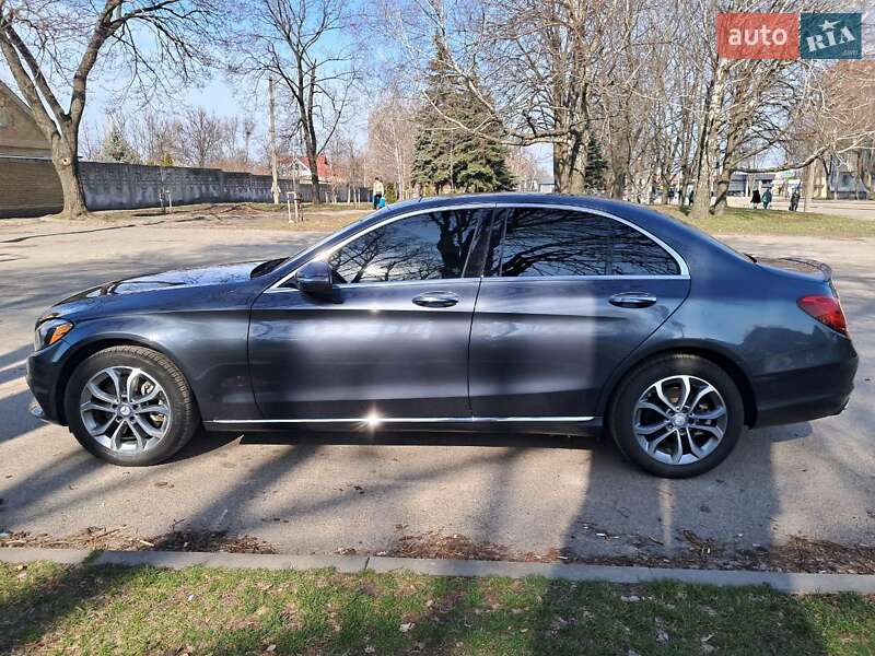 Седан Mercedes-Benz C-Class 2016 в Днепре