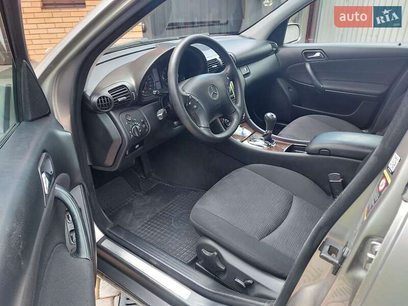 Седан Mercedes-Benz C-Class 2005 в Виннице