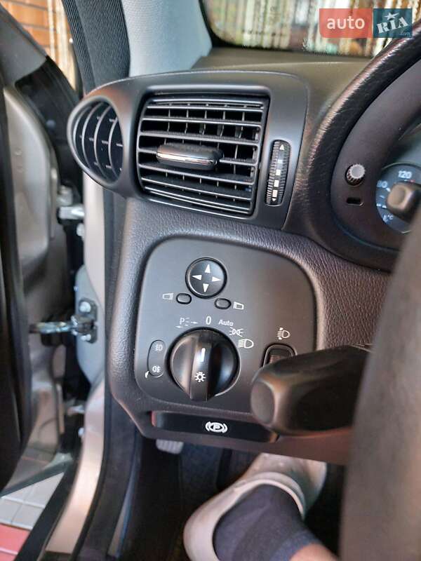 Седан Mercedes-Benz C-Class 2005 в Виннице