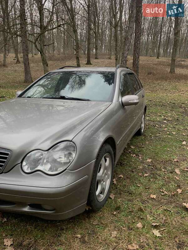 Універсал Mercedes-Benz C-Class 2005 в Ярмолинцях