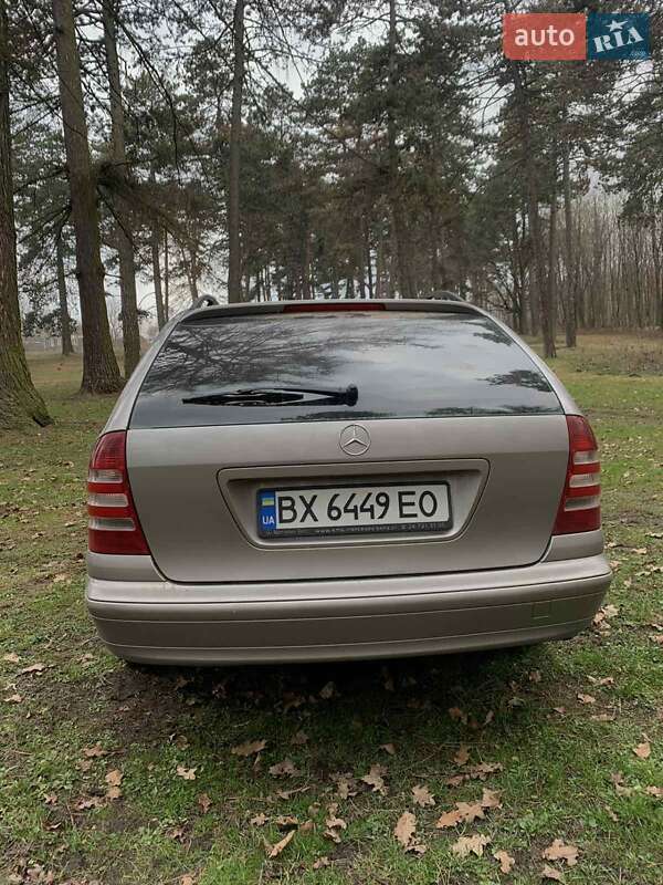 Універсал Mercedes-Benz C-Class 2005 в Ярмолинцях