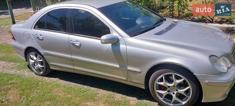 Седан Mercedes-Benz C-Class 2004 в Шполе