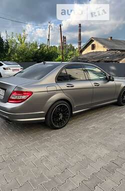 Седан Mercedes-Benz C-Class 2010 в Черновцах