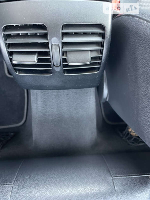 Седан Mercedes-Benz C-Class 2011 в Буске фото 32 Седан Mercedes-Benz C-Class 2011 в Буске