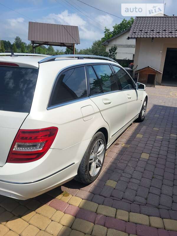 Універсал Mercedes-Benz C-Class 2012 в Тернополі