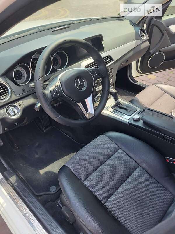 Універсал Mercedes-Benz C-Class 2012 в Тернополі