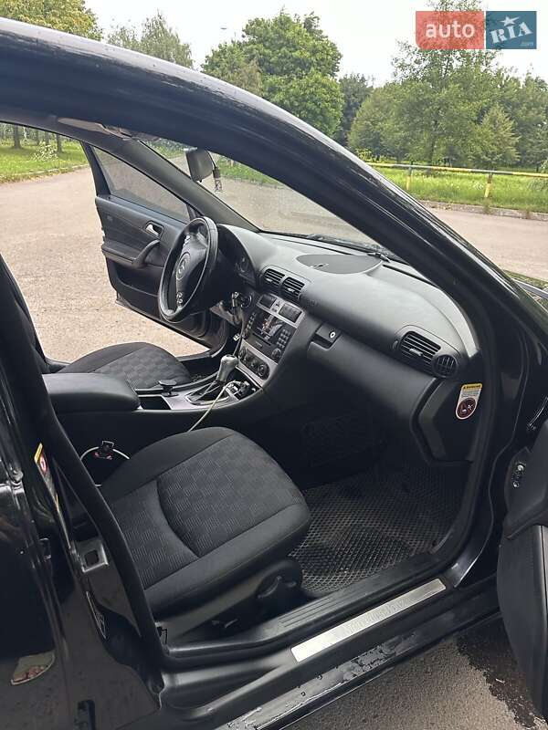 Седан Mercedes-Benz C-Class 2006 в Ровно фото 3 Седан Mercedes-Benz C-Class 2006 в Ровно