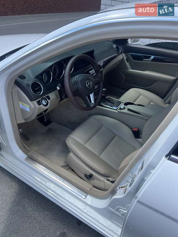 Седан Mercedes-Benz C-Class 2014 в Киеве