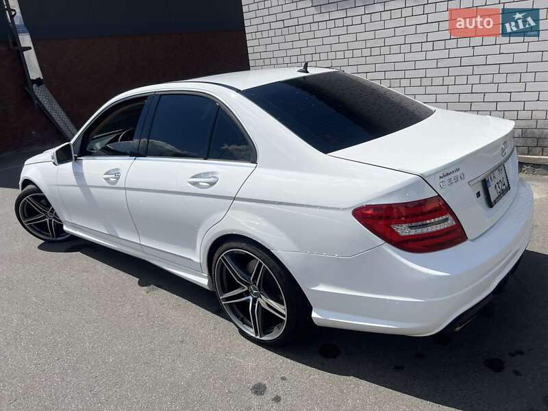 Седан Mercedes-Benz C-Class 2014 в Киеве
